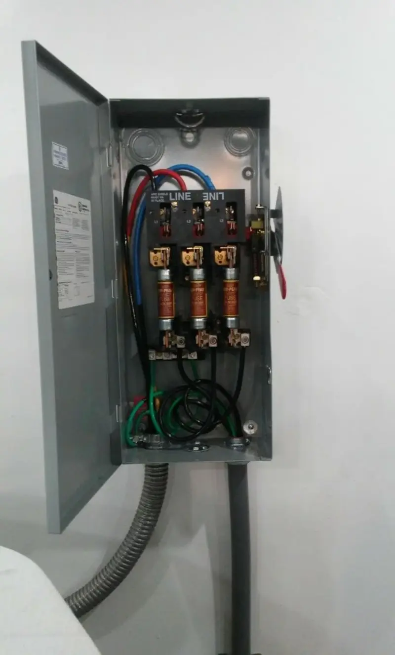 Three-phase disconnect switch installed for Electrical Wiring & Rewiring in Bull Run